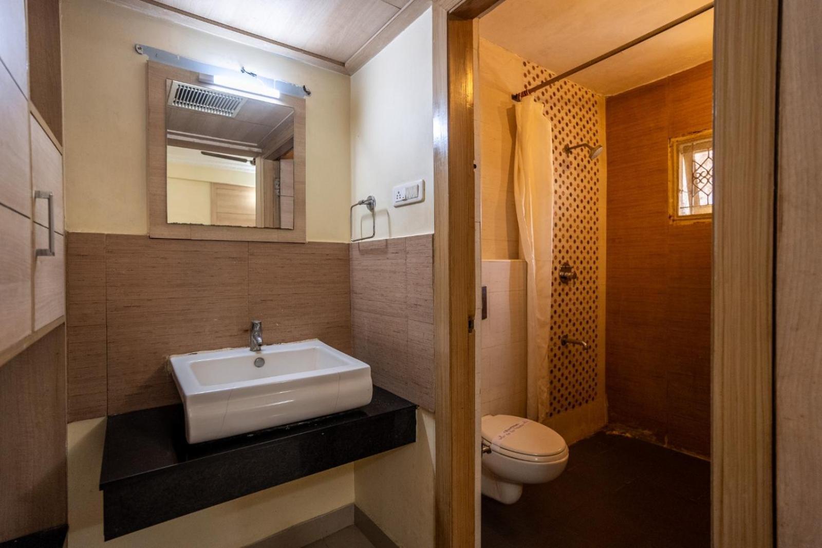 Sree Bharani Hotels Tirunelveli Esterno foto