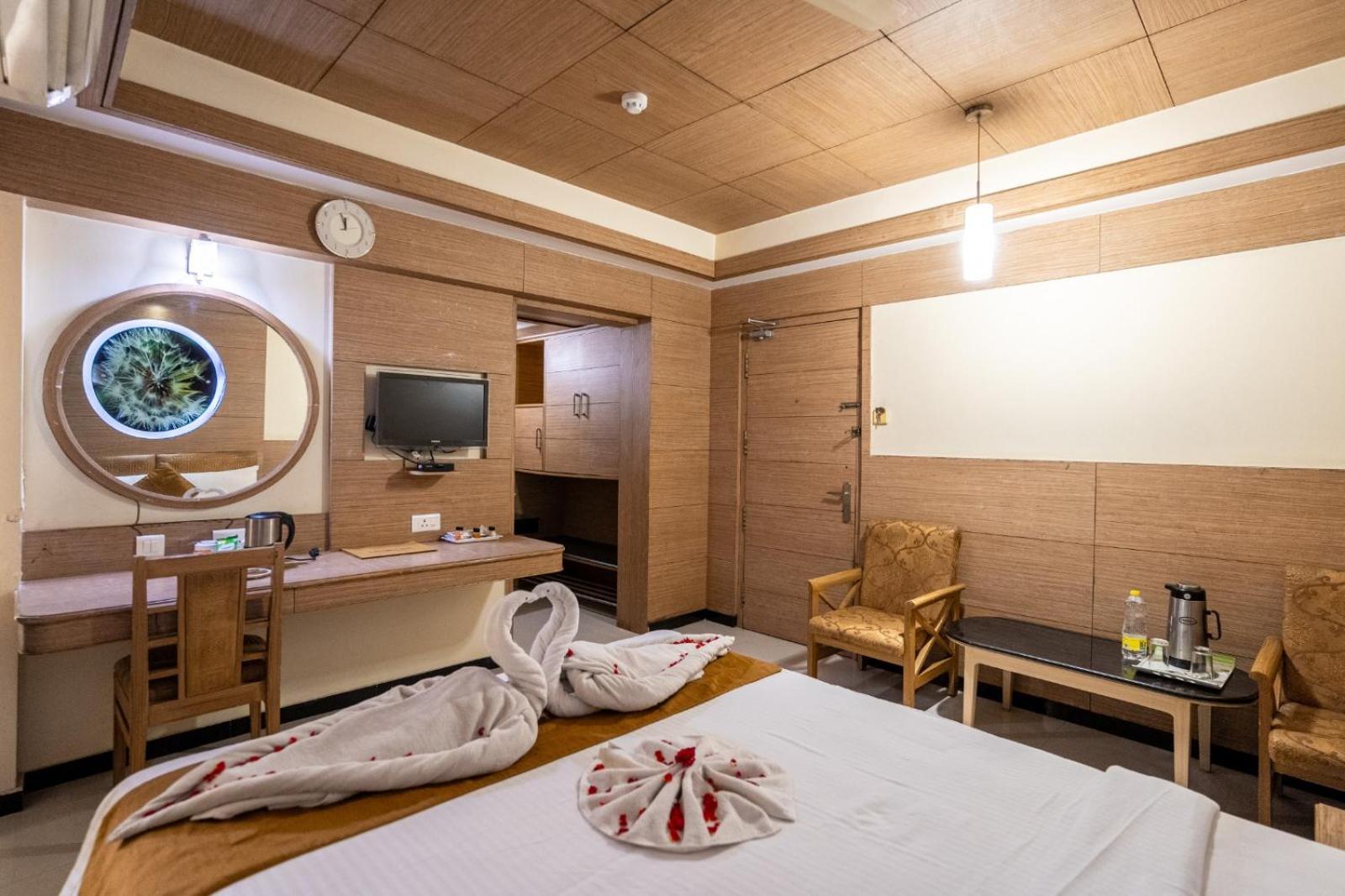 Sree Bharani Hotels Tirunelveli Esterno foto