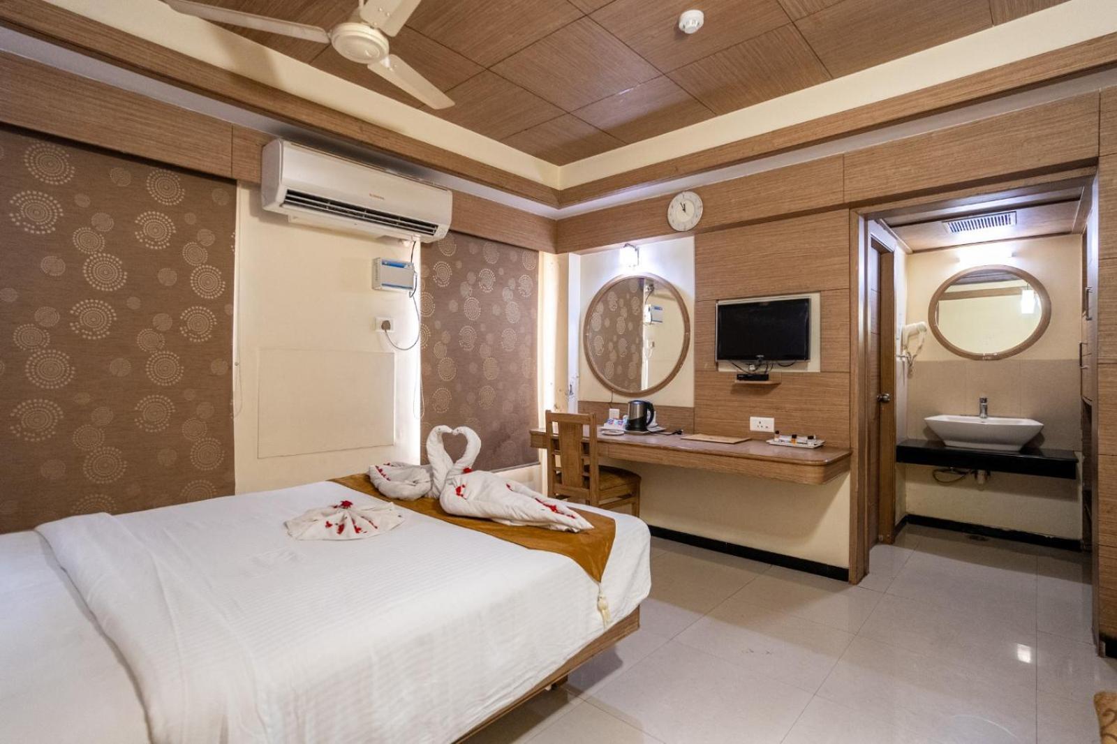 Sree Bharani Hotels Tirunelveli Esterno foto
