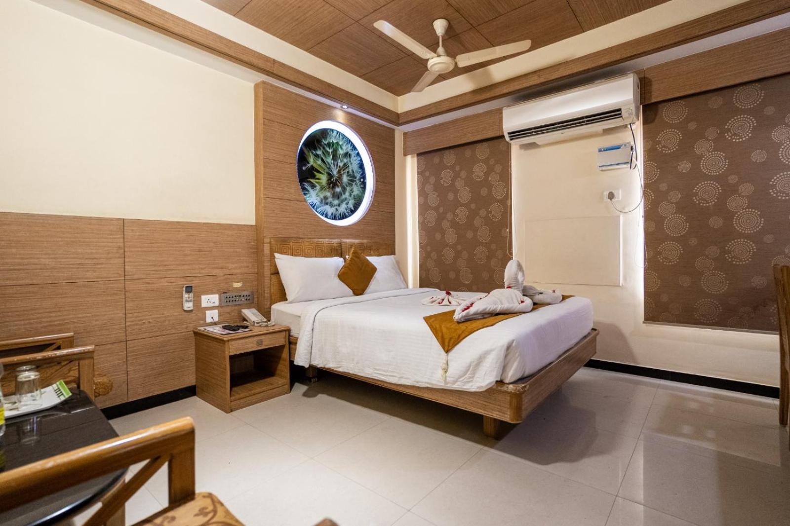 Sree Bharani Hotels Tirunelveli Esterno foto