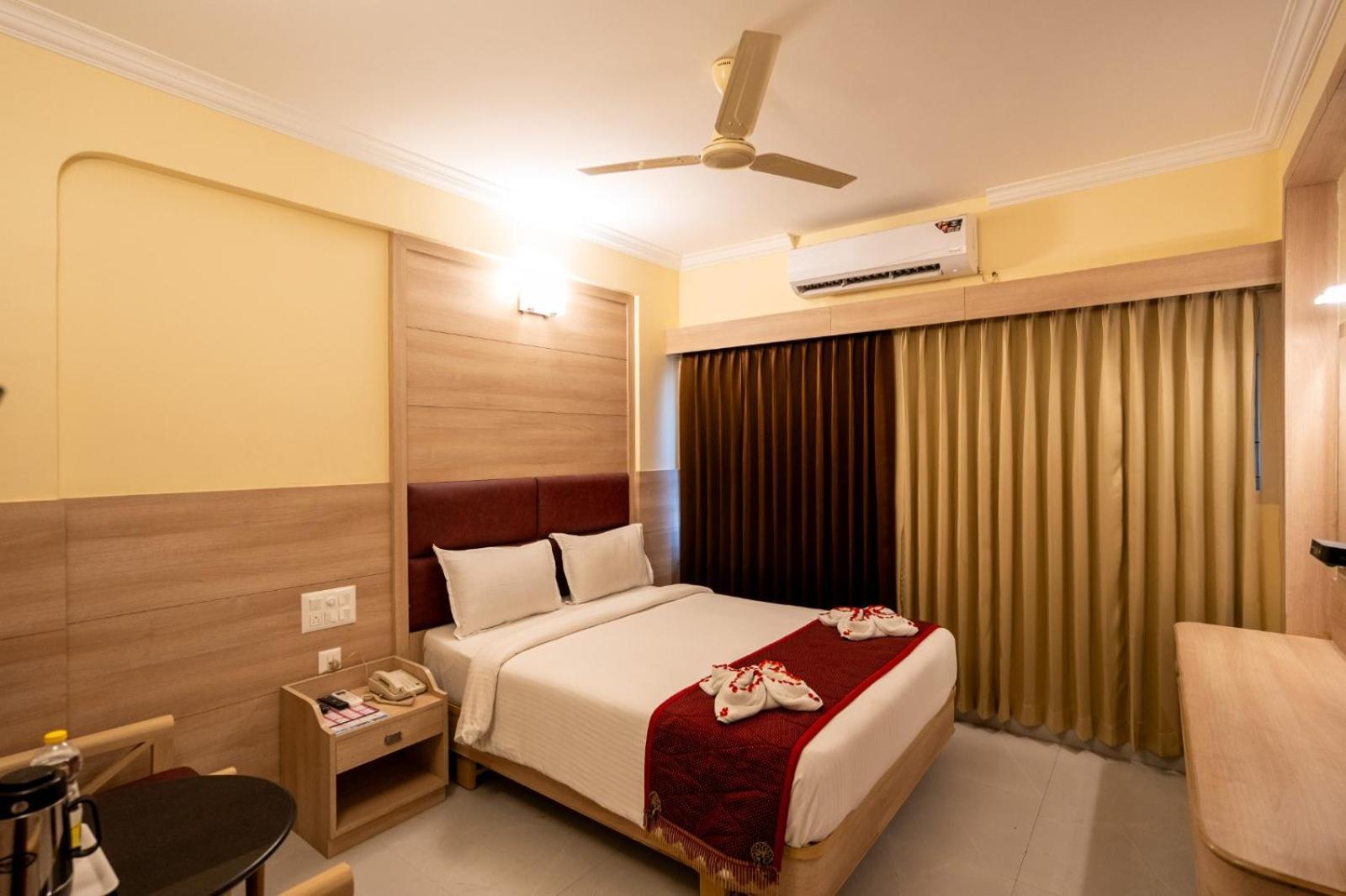 Sree Bharani Hotels Tirunelveli Esterno foto