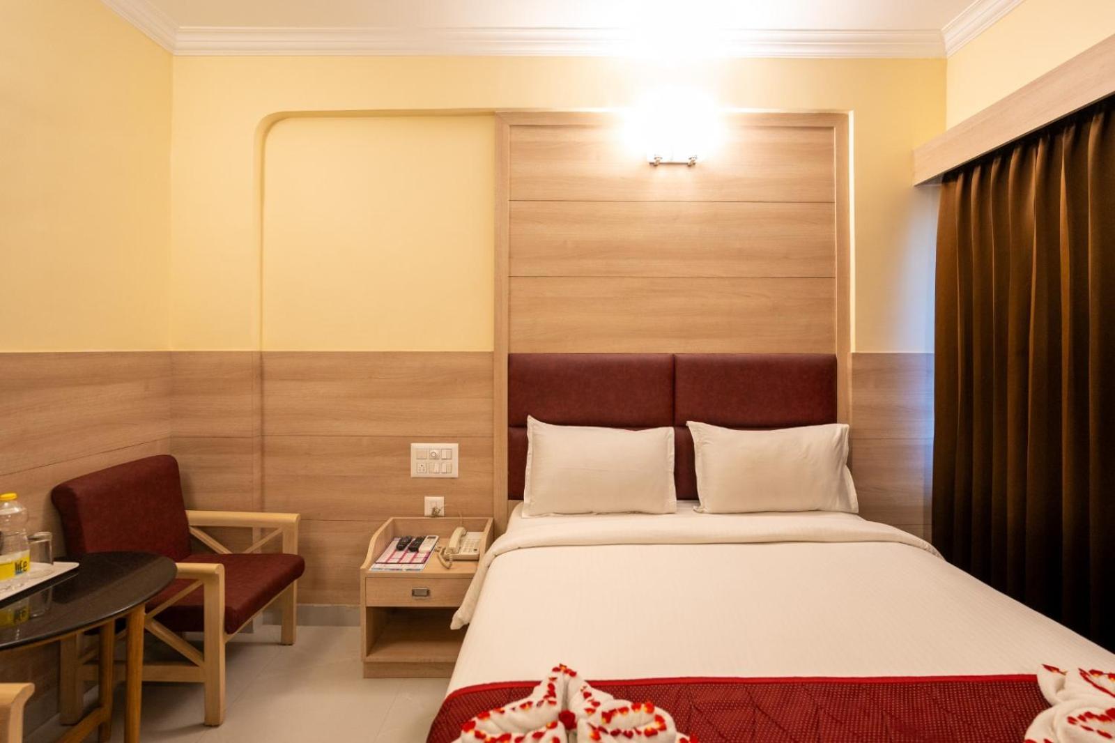 Sree Bharani Hotels Tirunelveli Esterno foto