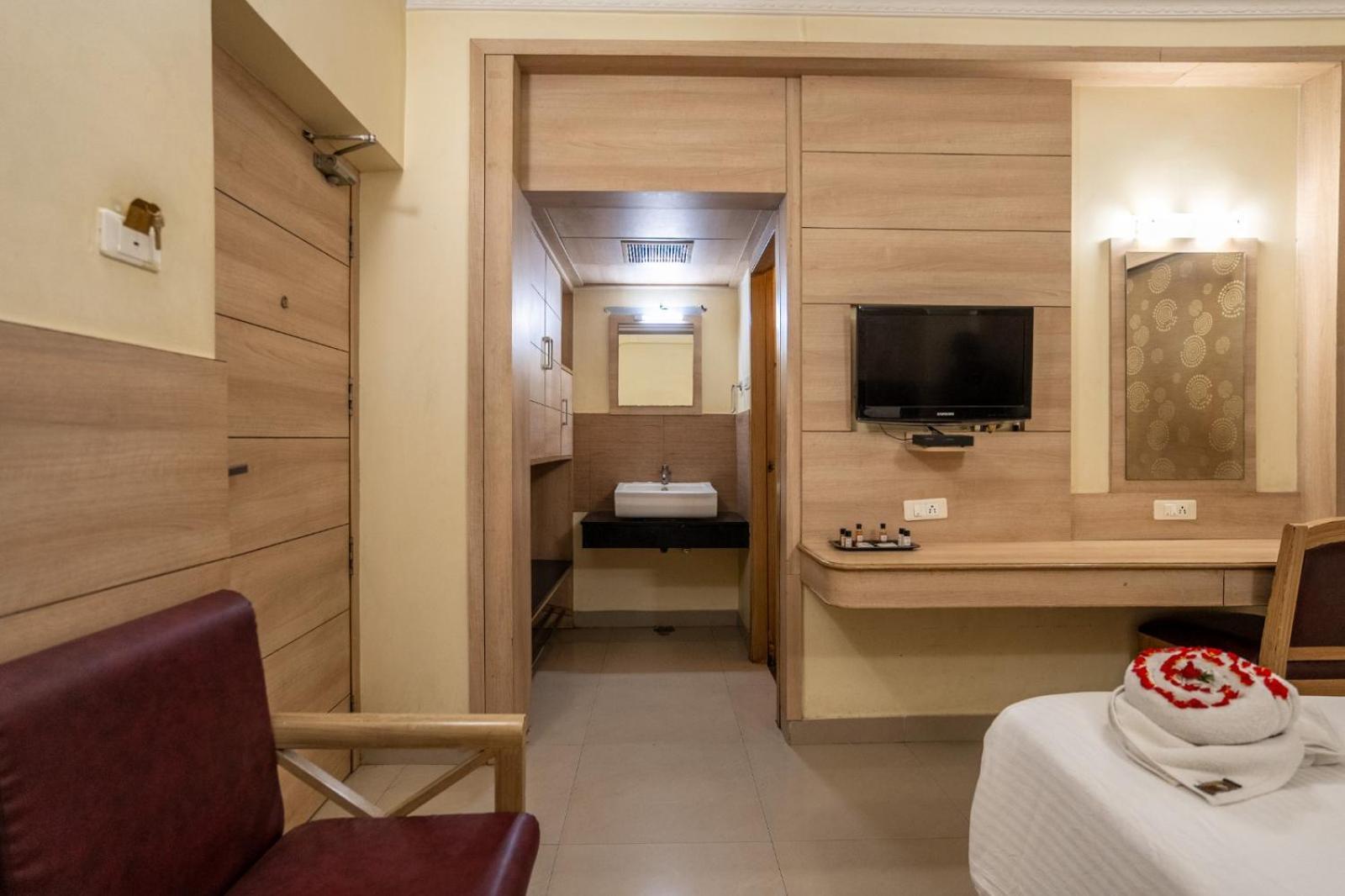 Sree Bharani Hotels Tirunelveli Esterno foto