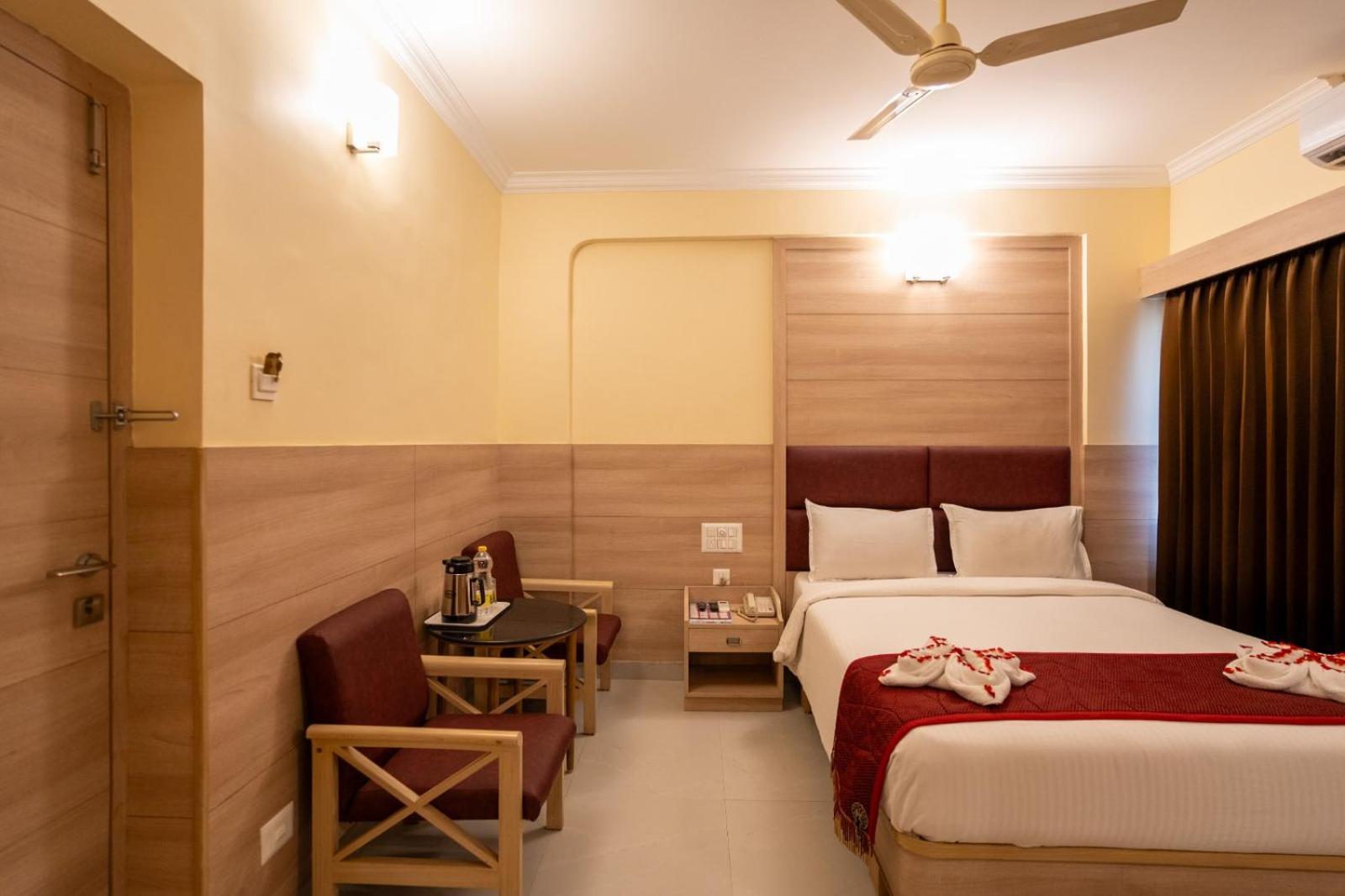 Sree Bharani Hotels Tirunelveli Esterno foto