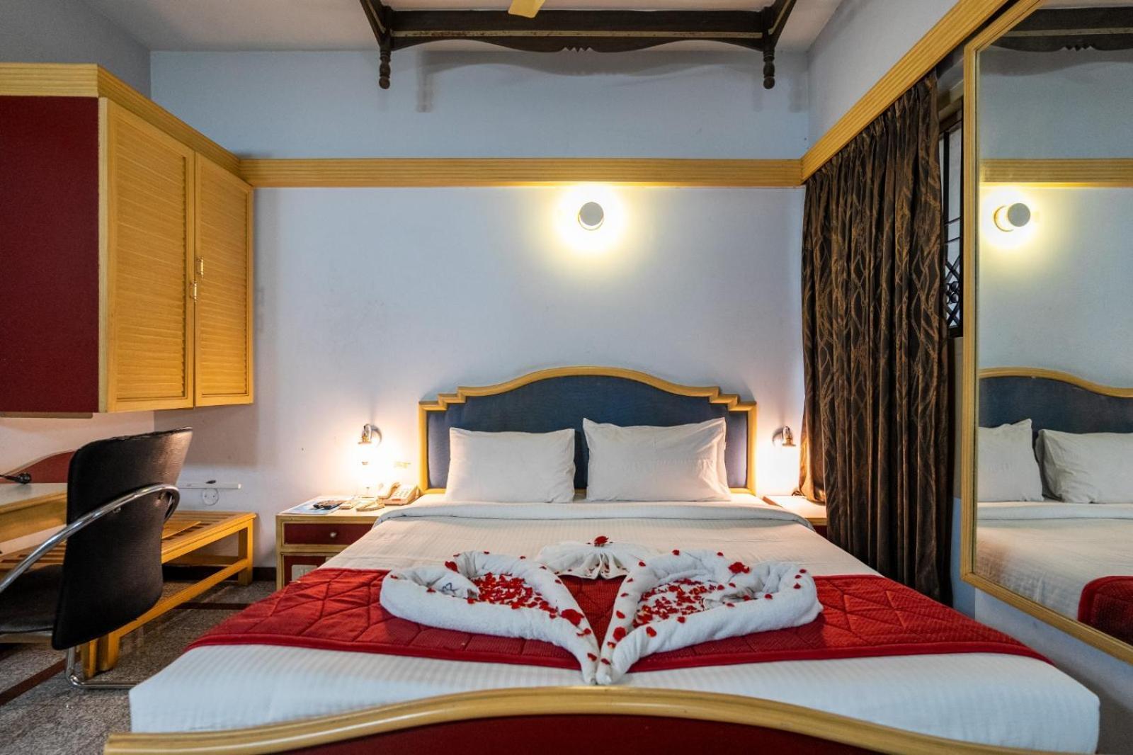 Sree Bharani Hotels Tirunelveli Esterno foto