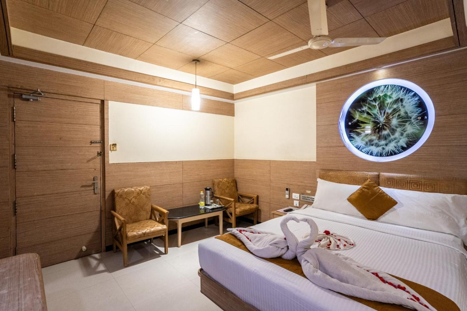 Sree Bharani Hotels Tirunelveli Esterno foto