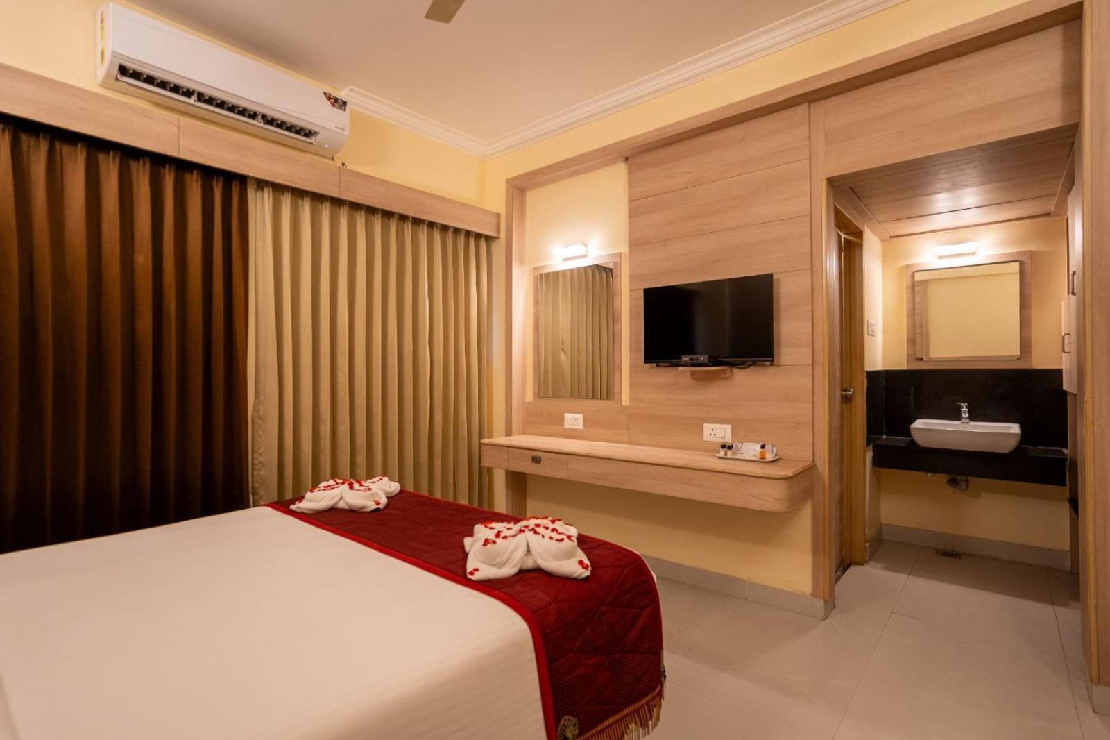 Sree Bharani Hotels Tirunelveli Esterno foto