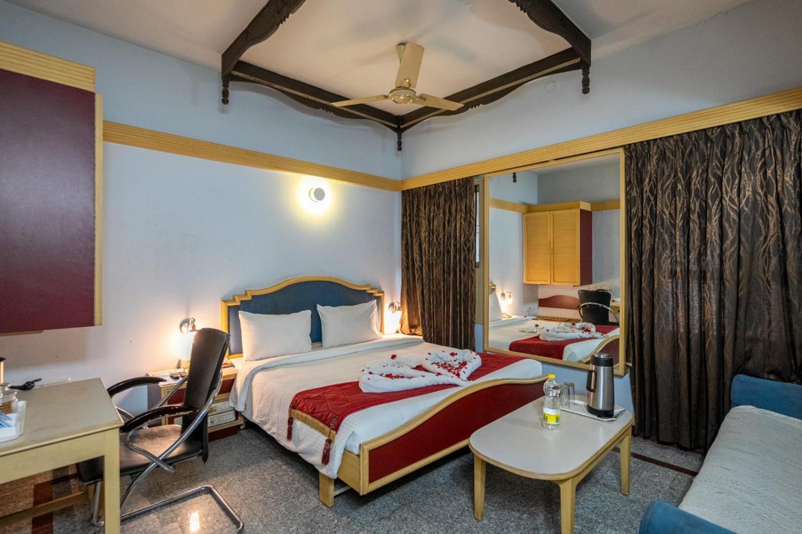 Sree Bharani Hotels Tirunelveli Esterno foto