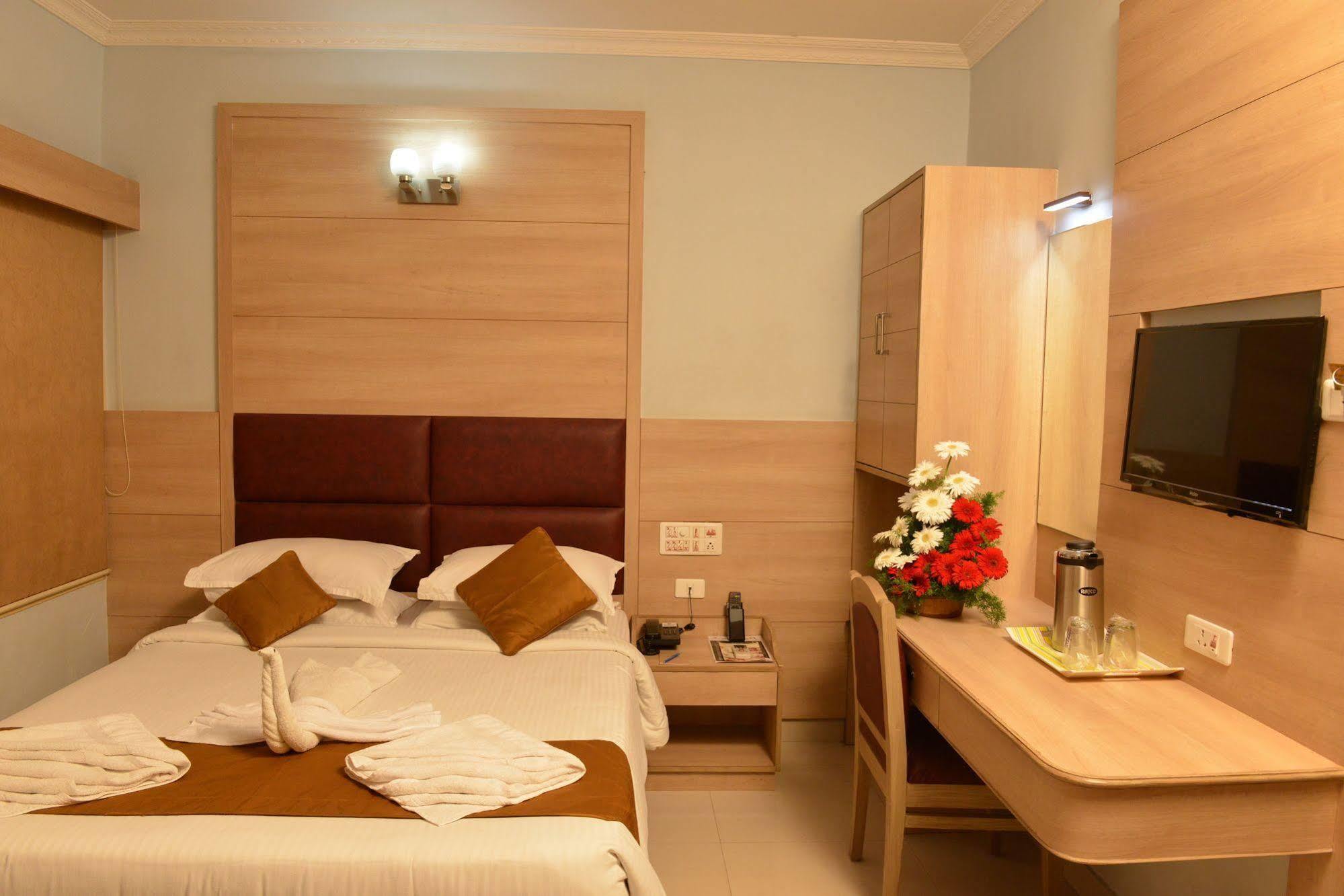 Sree Bharani Hotels Tirunelveli Esterno foto